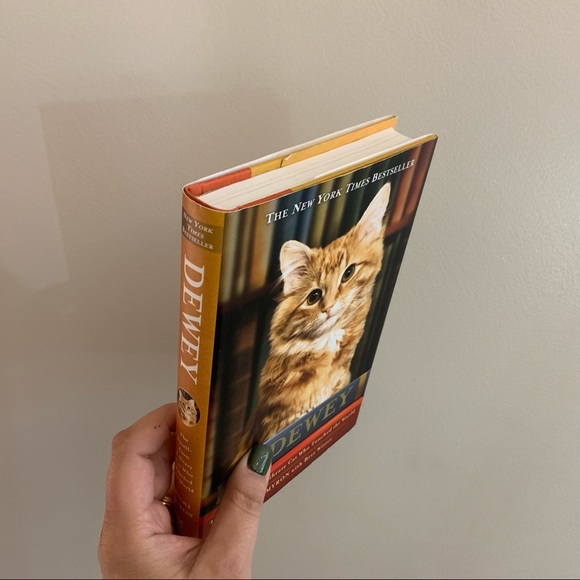 Book - Dewey by Vicki Myron - Picture 3 of 6